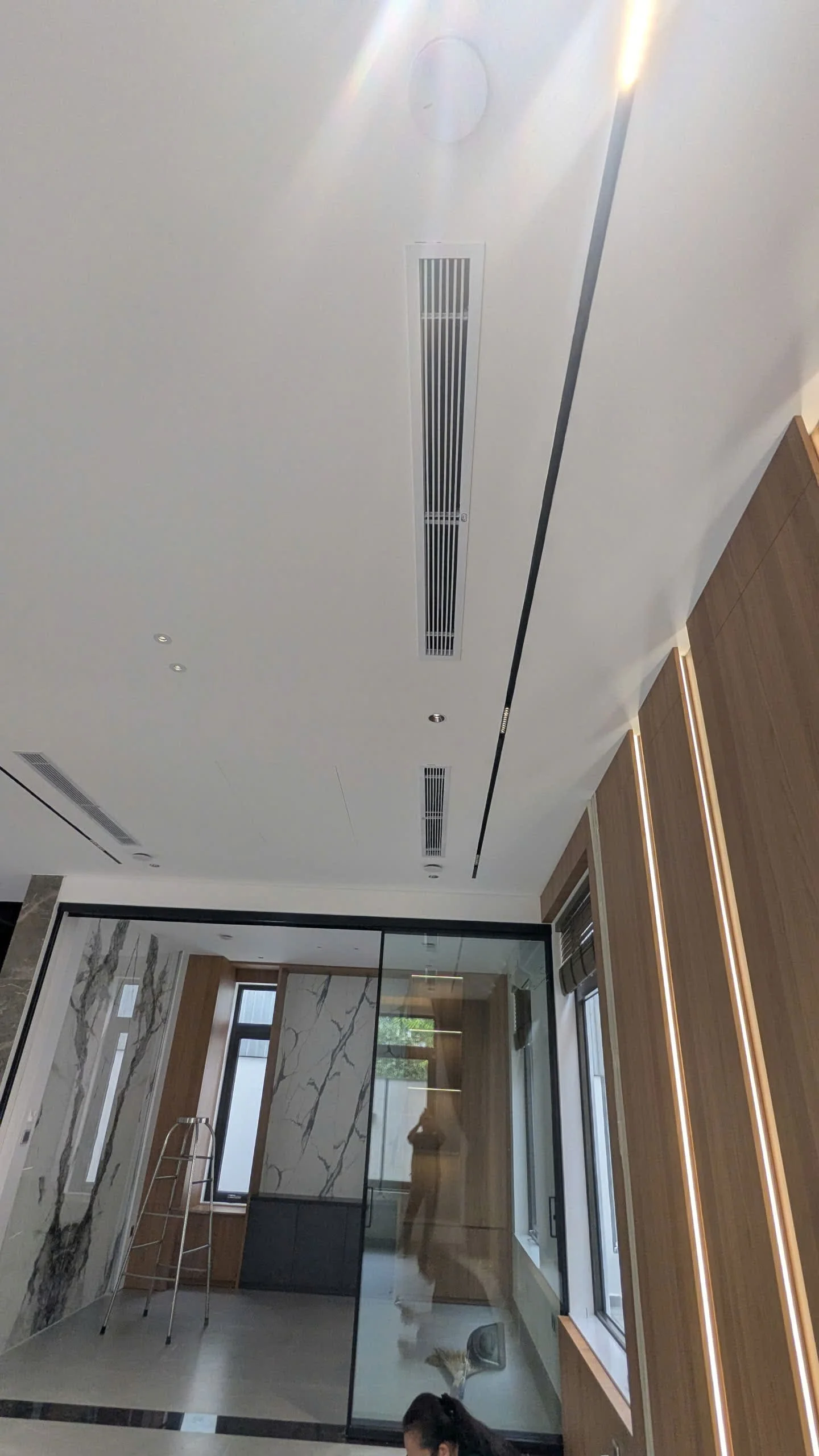 Lắp đặt hệ thống điều hoà không khí; hệ thống cấp khí tươi - biệt thự phố Thủ Dầu Một