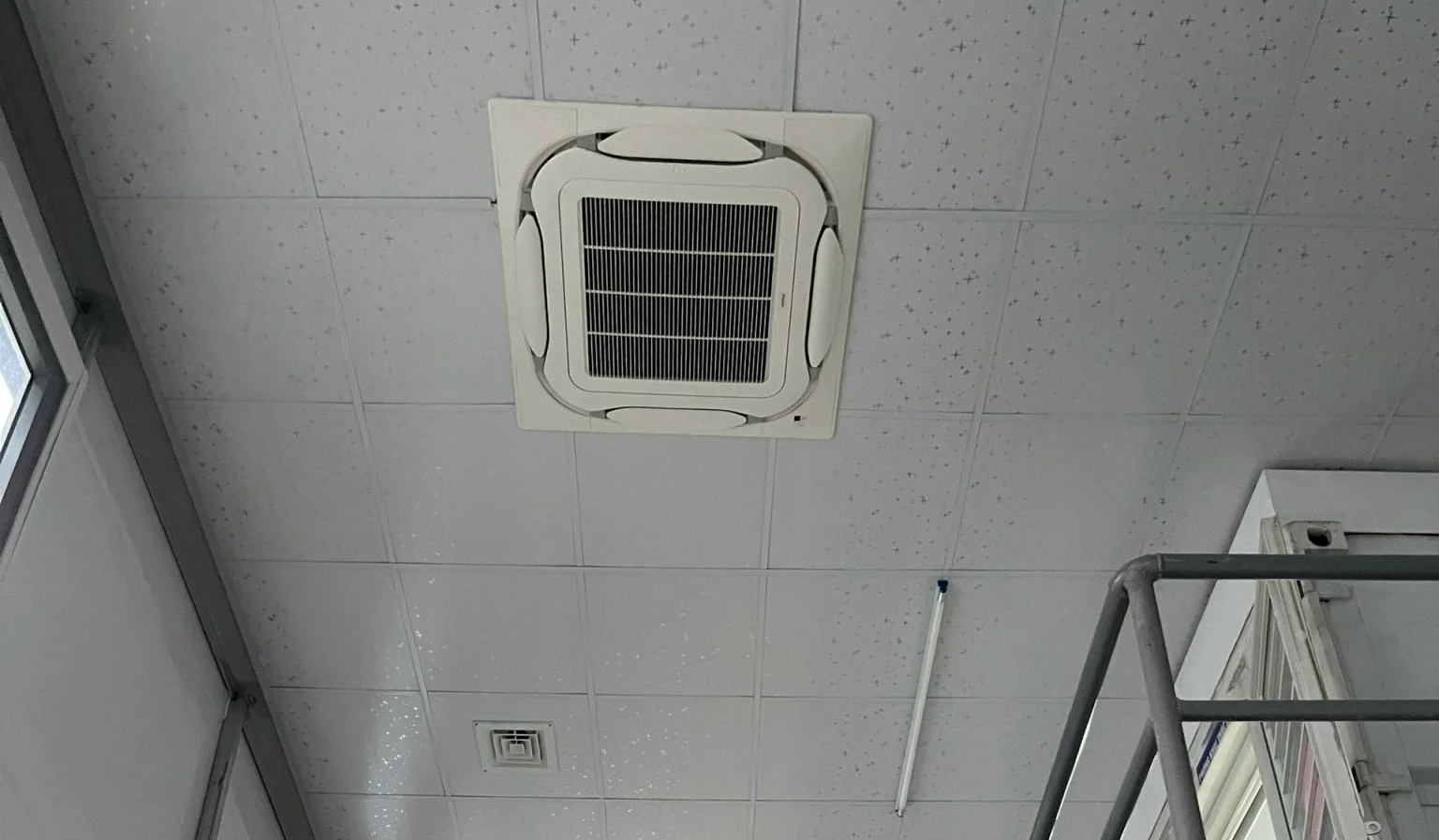 Điện máy ELC hoàn thành hệ thống điều hòa Daikin & lọc, cấp khí tươi Menred Hagisu cho văn phòng làm việc Trạm bê tông nhựa BMT