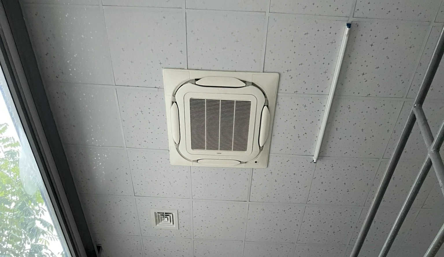 Điện máy ELC hoàn thành hệ thống điều hòa Daikin & lọc, cấp khí tươi Menred Hagisu cho văn phòng làm việc Trạm bê tông nhựa BMT