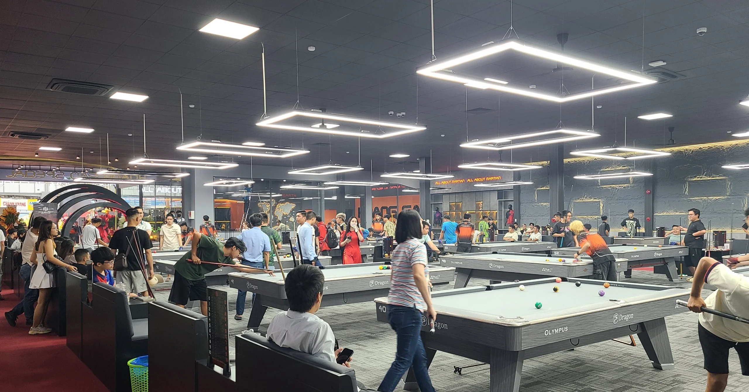Thi công lắp đặt hệ thống điều hòa không khí cho câu lạc bộ bida Hoàng Sao (Quận Tân Phú)