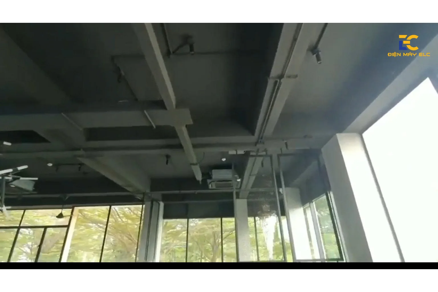 Điện máy ELC hoàn thành hệ thống điều hòa không khí âm trần Cassette Daikin Inverter cho nhà hàng tại 05 Đại lộ Bình Dương