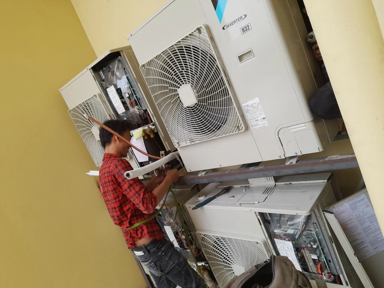 Điện máy ELC hoàn thành hệ thống điều hòa không khí âm trần Cassette Daikin Inverter cho nhà hàng tại 05 Đại lộ Bình Dương
