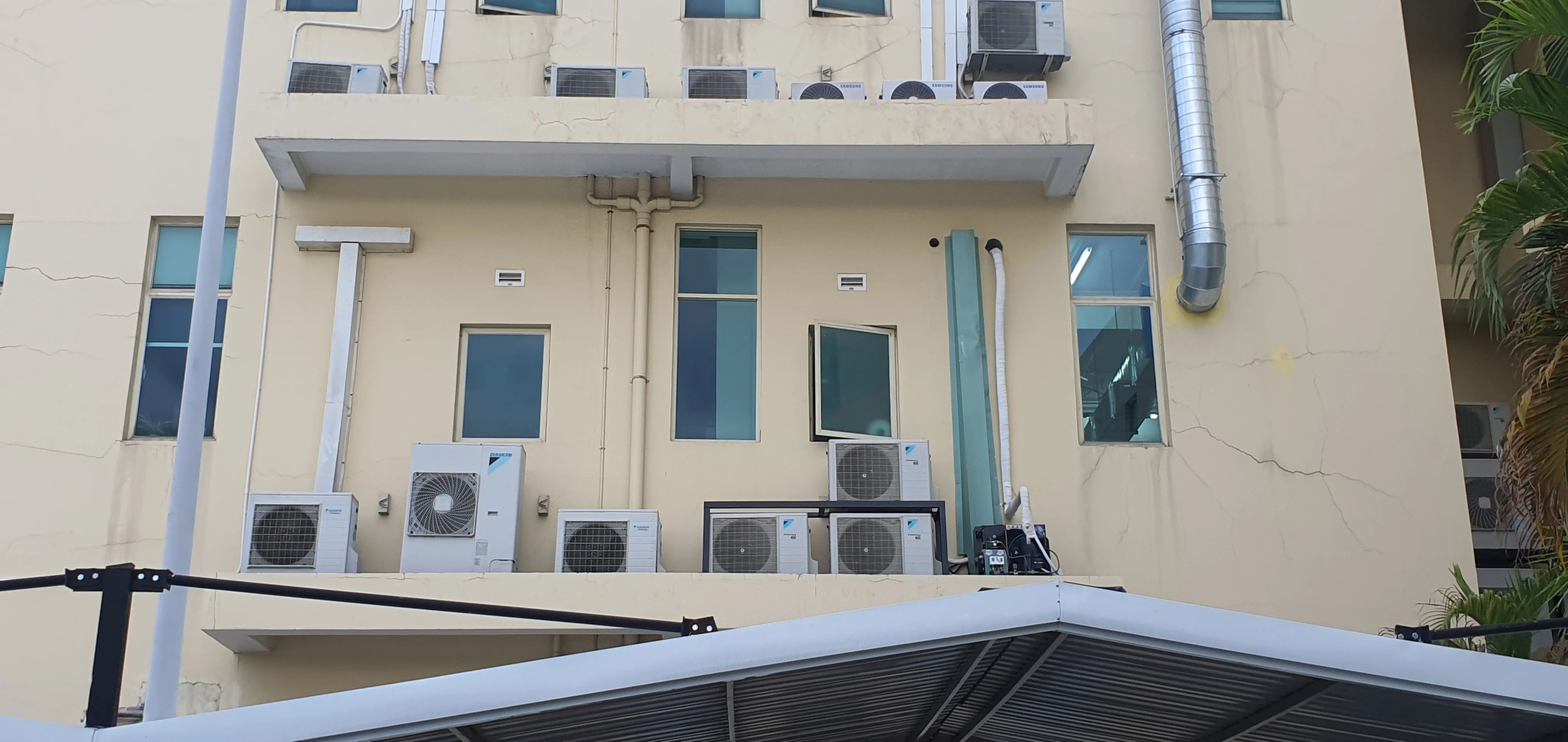 Điện máy ELC hoàn thành hệ thống điều hòa không khí âm trần Cassette Daikin Inverter cho nhà hàng tại 05 Đại lộ Bình Dương