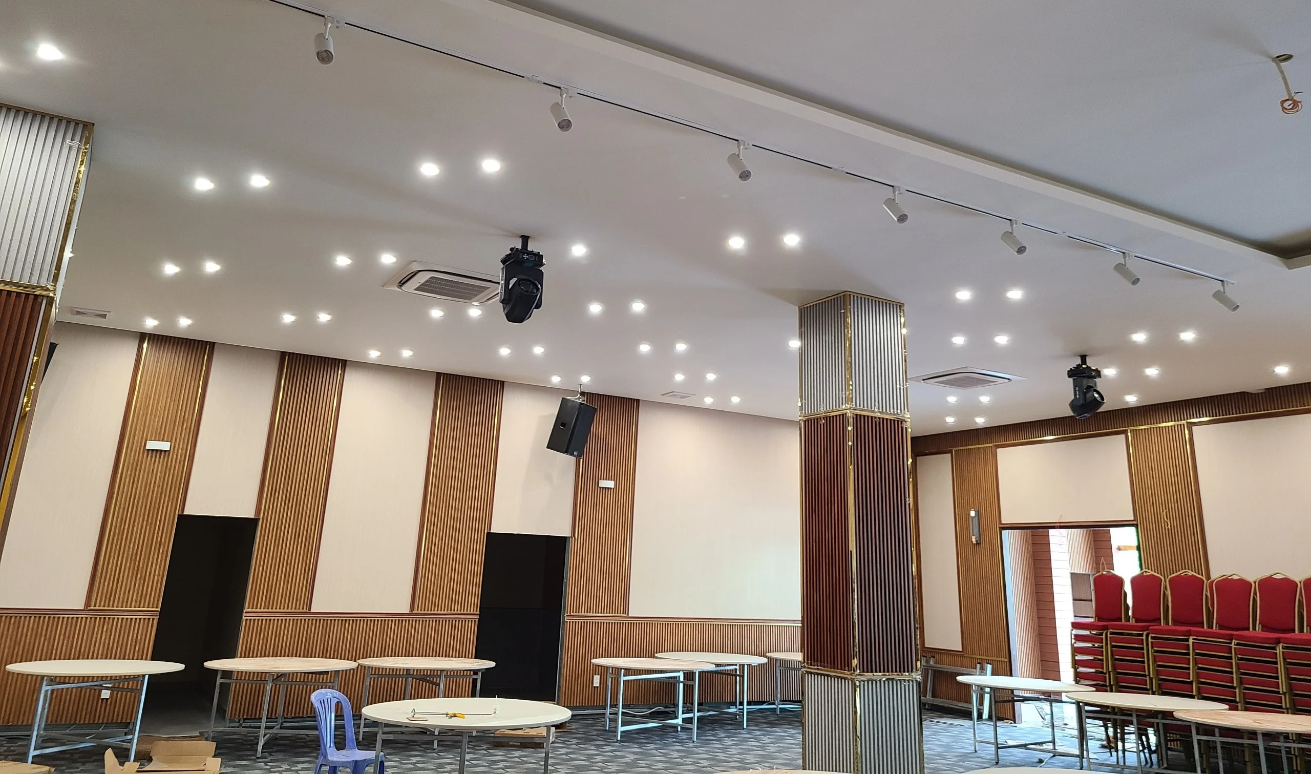Điện máy ELC hoàn thành hệ thống máy lạnh Daikin Likenew cho Trung tâm hội nghị tiệc cưới Onni House – Tô Ký, Hóc Môn