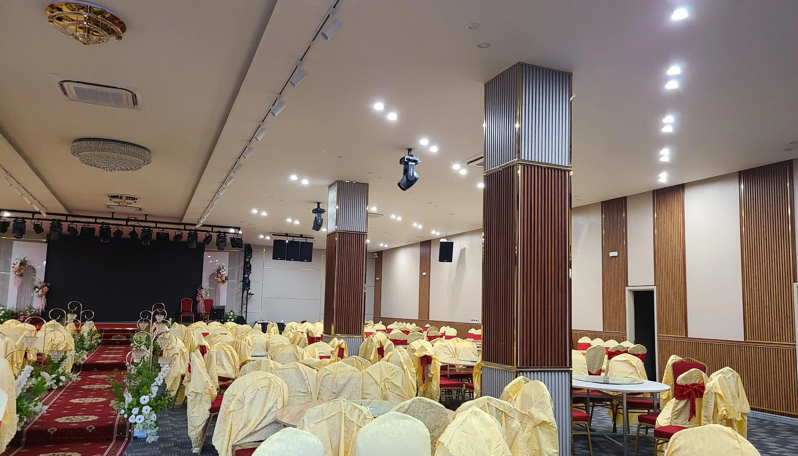 Điện máy ELC hoàn thành hệ thống máy lạnh Daikin Likenew cho Trung tâm hội nghị tiệc cưới Onni House – Tô Ký, Hóc Môn
