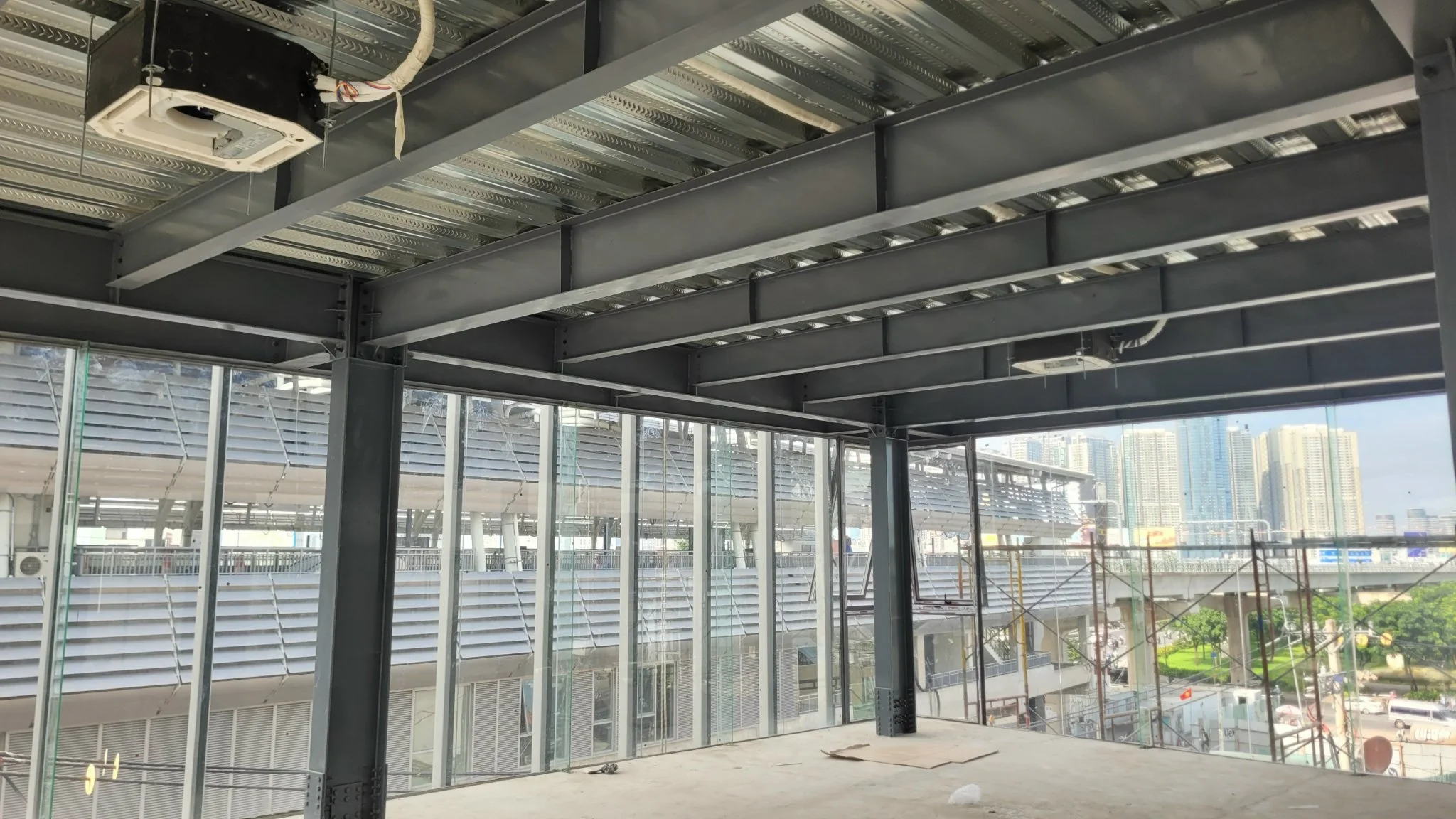 Điện máy ELC hoàn thành hệ thống điều hòa âm trần Daikin cho tòa nhà văn phòng T&R Metro View – Thảo Điền