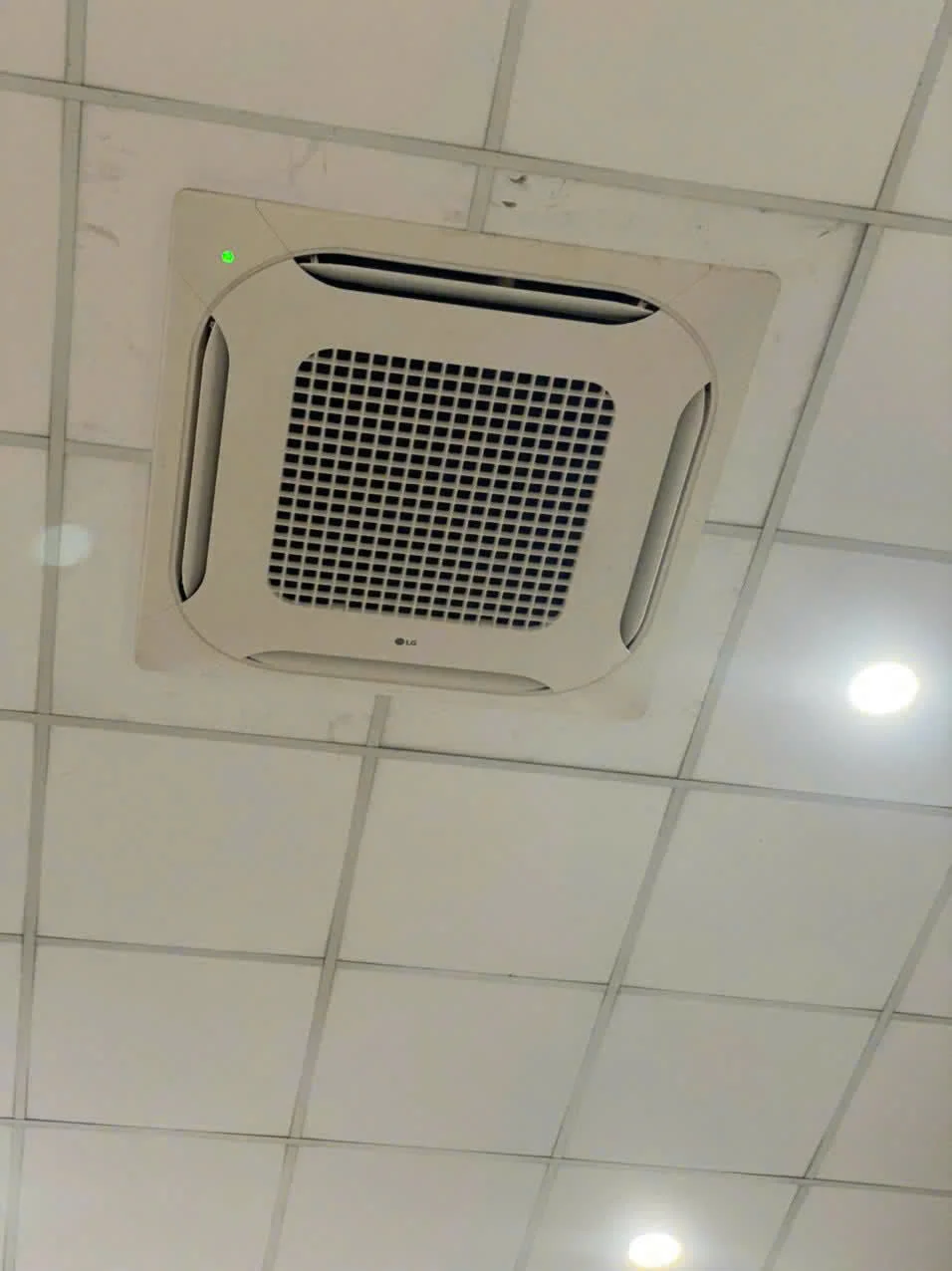 Điện máy ELC hoàn thành hệ thống máy lạnh âm trần cassette Daikin Inverter cho phòng Server tại Tân Bình, TP.HCM