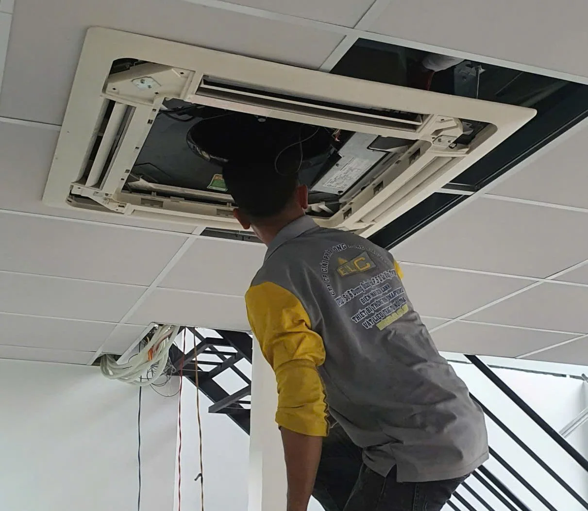 Điện máy ELC hoàn thành hệ thống máy lạnh âm trần Cassette Daikin Inverter cho cơ sở kinh doanh trà sữa tại Tây Ninh