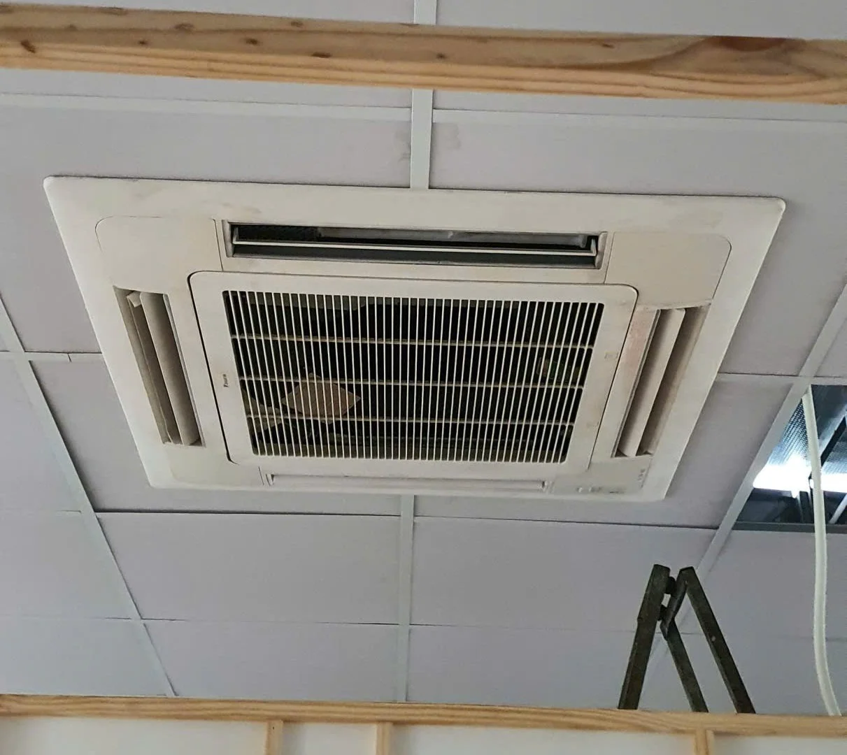 Điện máy ELC hoàn thành hệ thống máy lạnh âm trần Cassette Daikin Inverter cho cơ sở kinh doanh trà sữa tại Tây Ninh