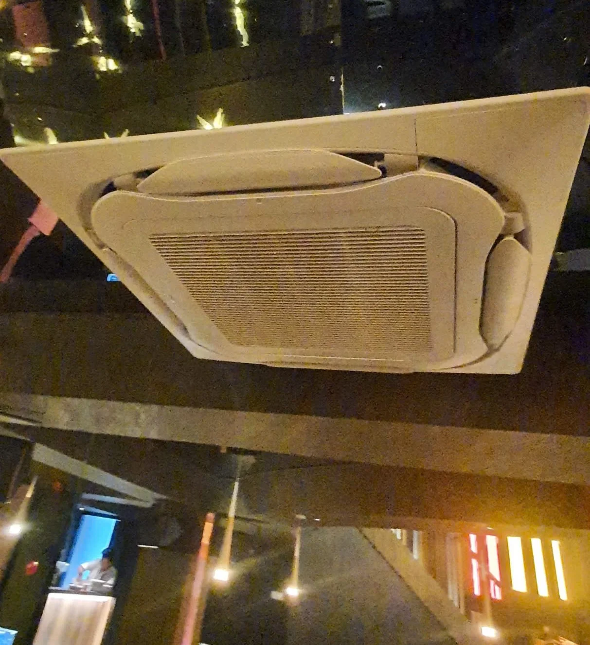 Điện máy ELC hoàn thành hệ thống máy lạnh âm trần Cassette Daikin Inverter cho Nhà hàng Nhật Takami tại Quận 1, TP.HCM