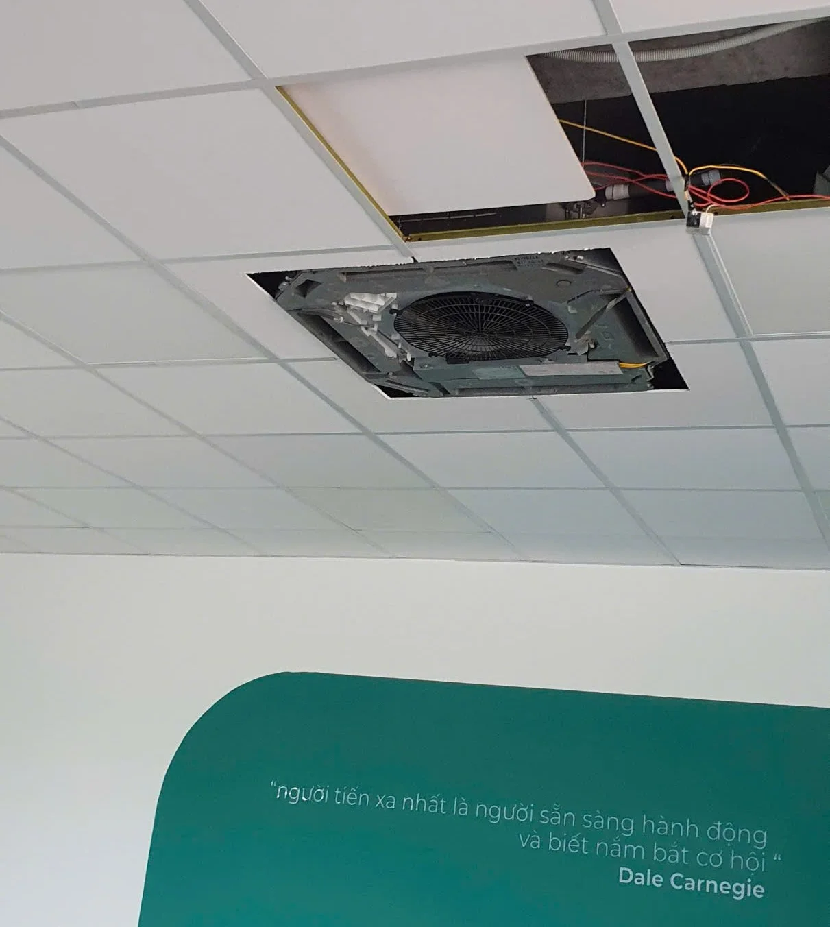 Điện máy ELC hoàn thành hệ thống điều hòa không khí Daikin cho tòa nhà văn phòng kinh doanh bất động sản tại đường Phạm Văn Đồng, Bình Thạnh