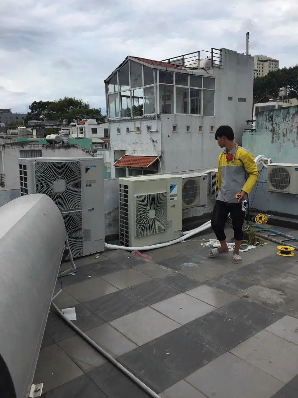 Điện máy ELC hoàn thành hệ thống máy lạnh Daikin Inverter cho quán Đệ Nhất Lẩu tại Quận 5, TP.HCM