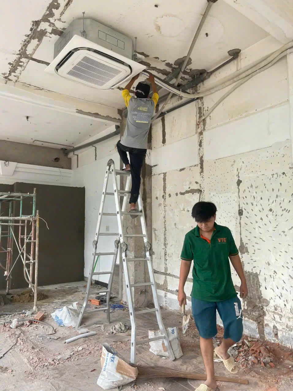 Điện máy ELC hoàn thành hệ thống máy lạnh Daikin Inverter cho quán Đệ Nhất Lẩu tại Quận 5, TP.HCM